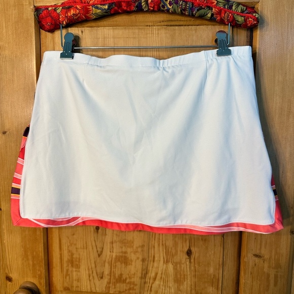 Nike Athletic Skort - White W/Colorful Trim & Side Slits. Like New Size Small - Picture 2 of 8
